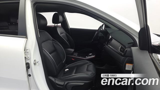 Kia Niro 2019 — photo 16