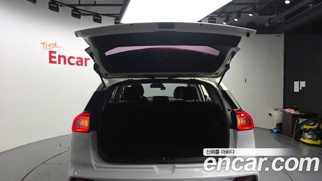 Kia Niro 2019 — photo 31