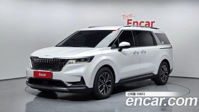 Kia Canival 2023 — photo 1