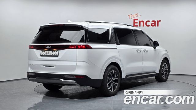 Kia Canival 2023 — photo 2