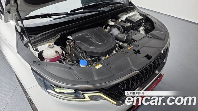 Kia Canival 2023 — photo 6