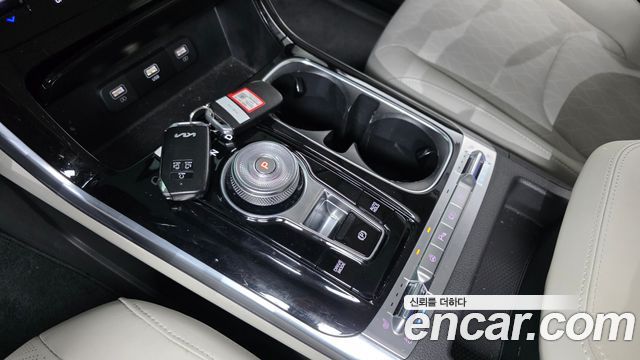 Kia Canival 2023 — photo 9