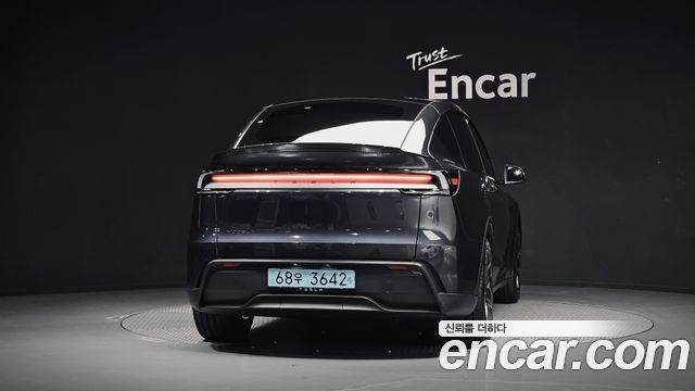 Tesla Model Y 2026 — photo 4