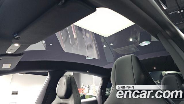 Tesla Model Y 2026 — photo 25