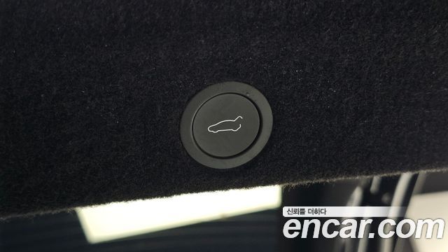 Tesla Model Y 2026 — photo 26