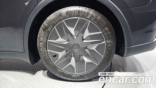 Tesla Model Y 2026 — photo 7