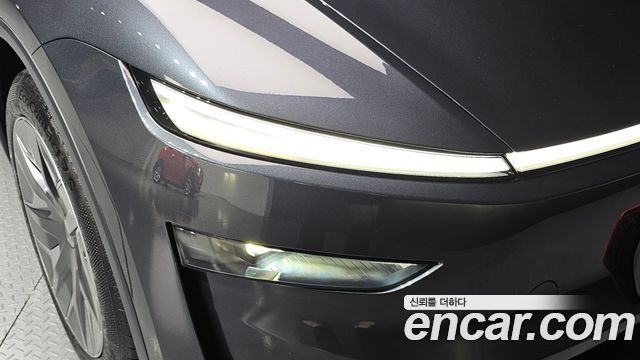 Tesla Model Y 2026 — photo 8