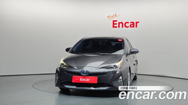 Toyota Prius 2018 — photo 3