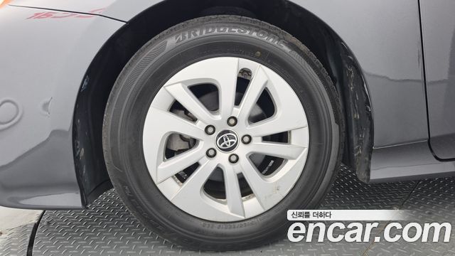 Toyota Prius 2018 — photo 5
