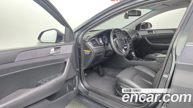 Hyundai Sonata 2018 — photo 17