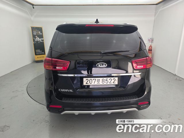 Kia Canival 2020 — photo 4
