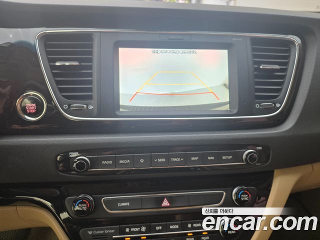 Kia Canival 2020 — photo 14