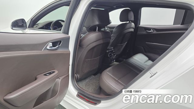 Kia Stinger 2019 — photo 18