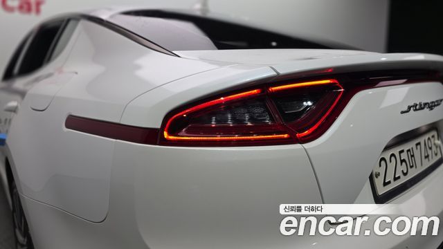Kia Stinger 2019 — photo 9