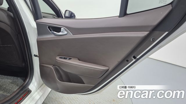 Kia Stinger 2019 — photo 15