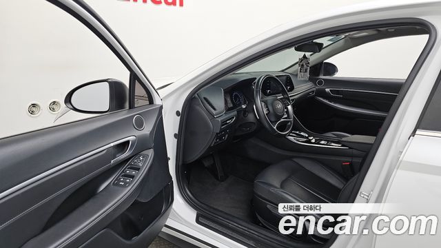 Hyundai Sonata 2022 — photo 13