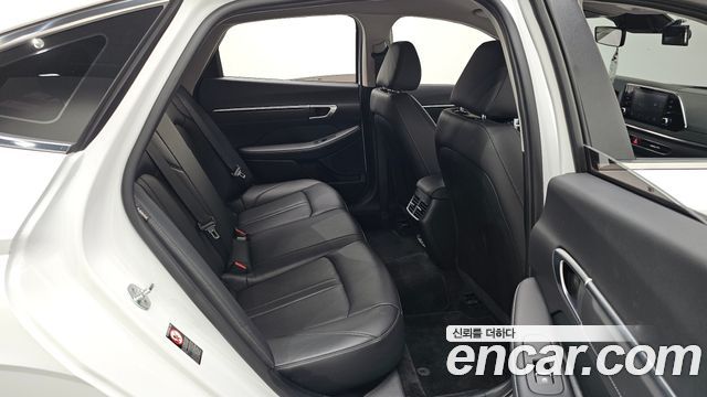 Hyundai Sonata 2022 — photo 18