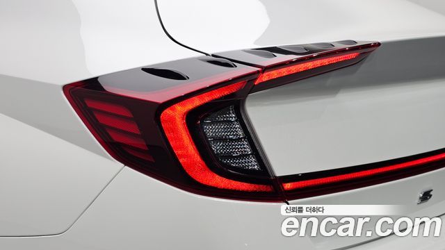 Hyundai Sonata 2022 — photo 9