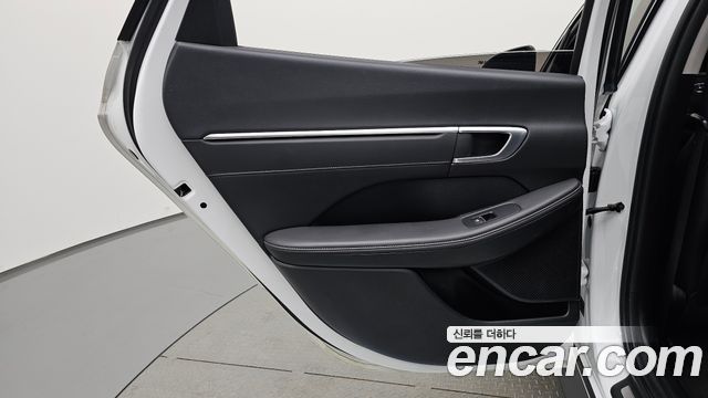 Hyundai Sonata 2022 — photo 15