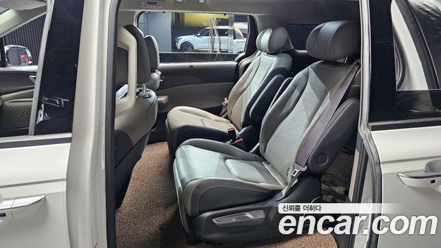 Kia Canival 2025 — photo 11