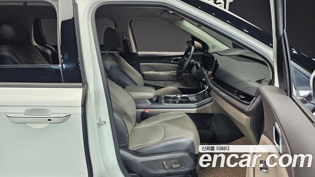 Kia Canival 2025 — photo 12