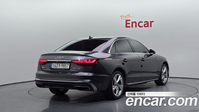 Audi A4 2021 — photo 2