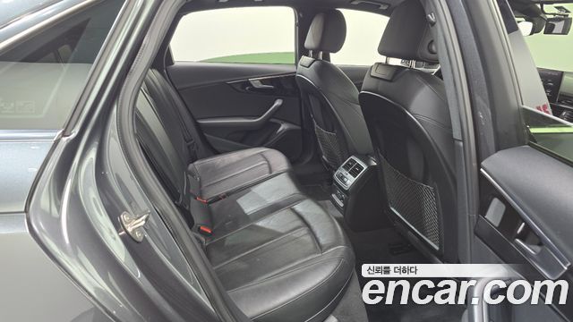 Audi A4 2021 — photo 24