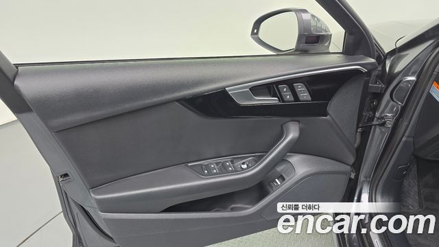 Audi A4 2021 — photo 14