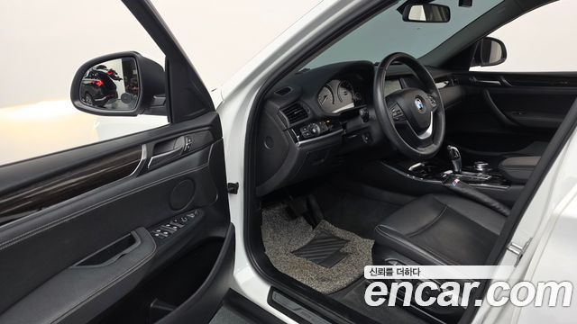 BMW X4 2017 — photo 10
