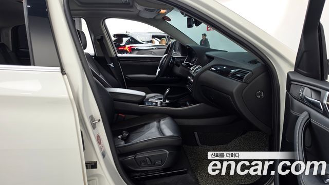 BMW X4 2017 — photo 11