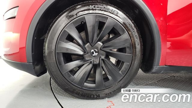 Tesla Model Y 2025 — photo 5