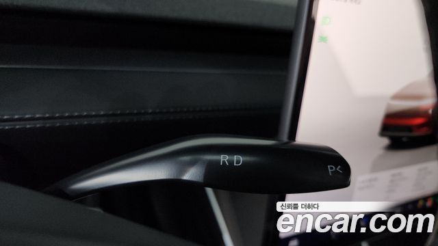 Tesla Model Y 2025 — photo 12