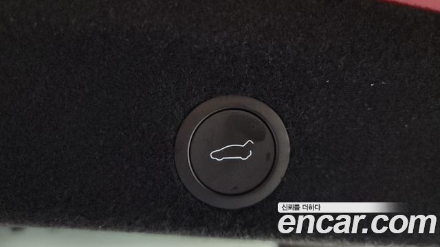 Tesla Model Y 2025 — photo 23