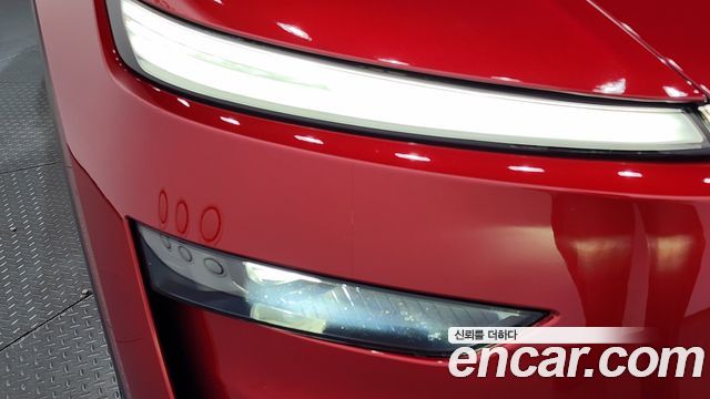 Tesla Model Y 2025 — photo 8
