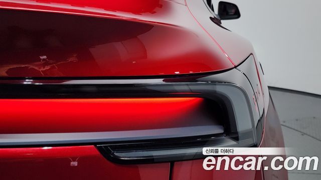 Tesla Model Y 2025 — photo 9