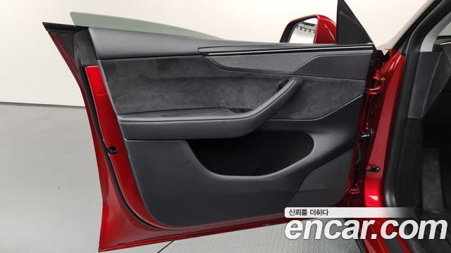 Tesla Model Y 2025 — photo 14
