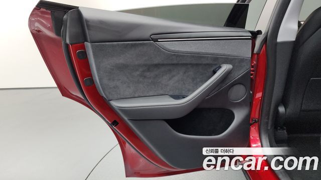 Tesla Model Y 2025 — photo 15
