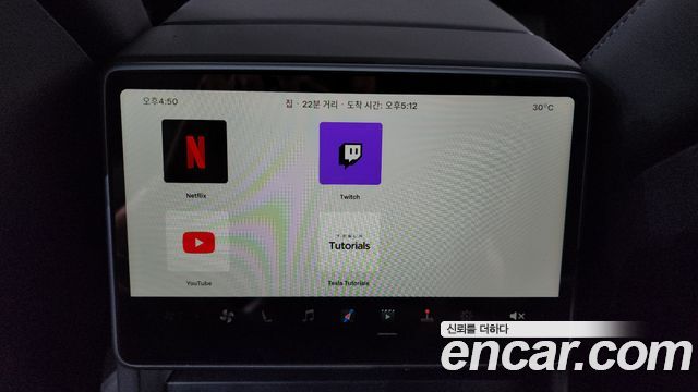 Tesla Model Y 2025 — photo 32