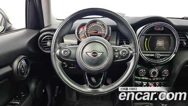 Mini Cooper 2016 — photo 13
