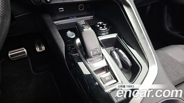 Peugeot 3008 2018 — photo 9