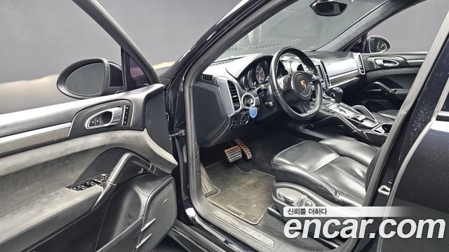 Porsche Cayenne 2013 — photo 10