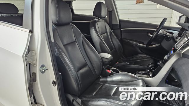 Hyundai i30 2014 — photo 17