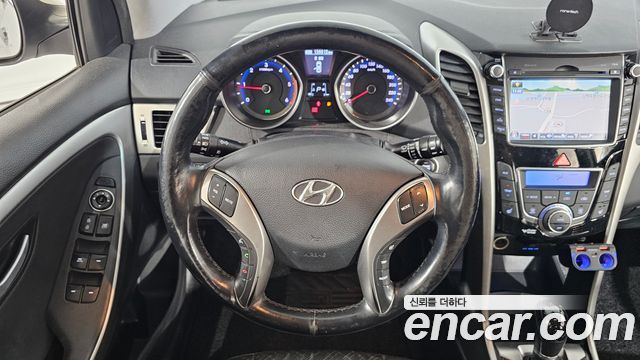 Hyundai i30 2014 — photo 19