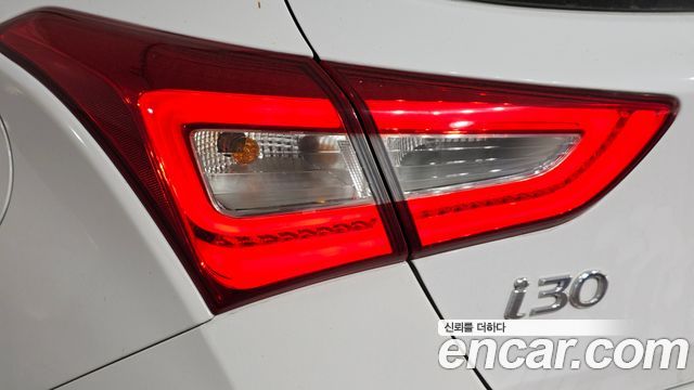 Hyundai i30 2014 — photo 9