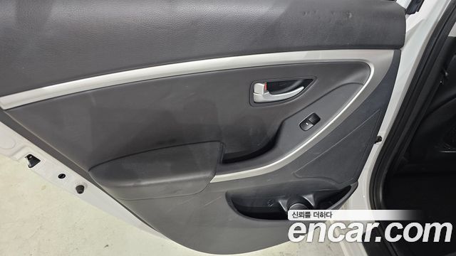 Hyundai i30 2014 — photo 15