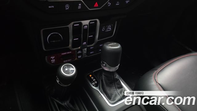 Jeep Gladiator 2025 — photo 9