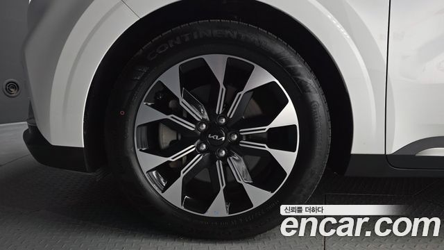 Kia Canival 2023 — photo 5