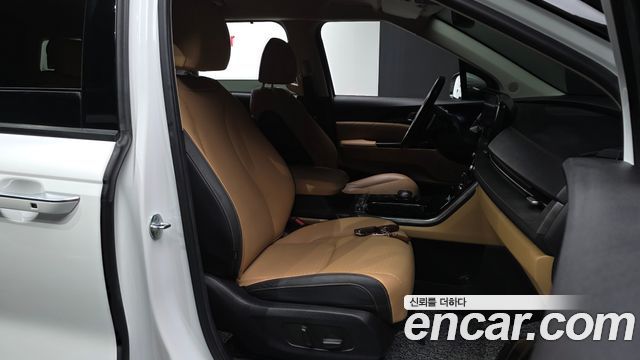 Kia Canival 2023 — photo 17