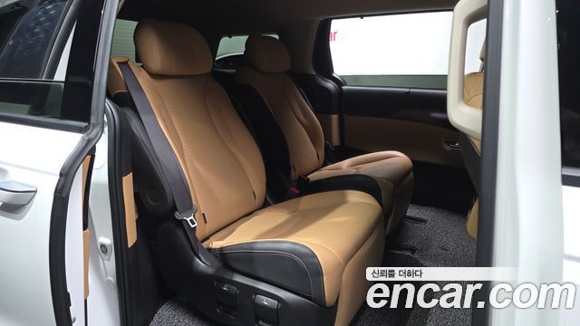 Kia Canival 2023 — photo 18