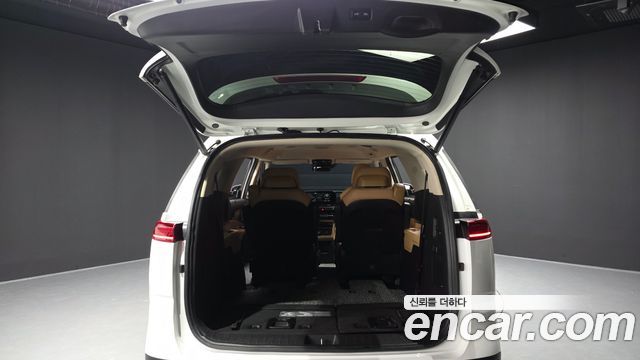 Kia Canival 2023 — photo 26